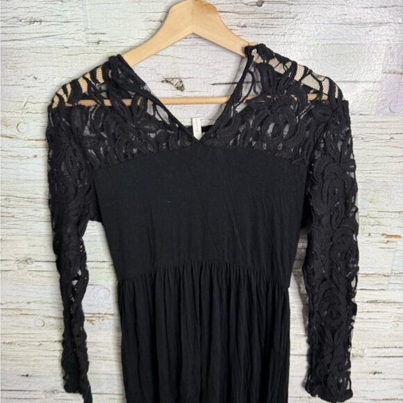 Pink Blush Long Sleeve Lace Black Maxi Maternity Dress Size medium - Picture 7 of 9